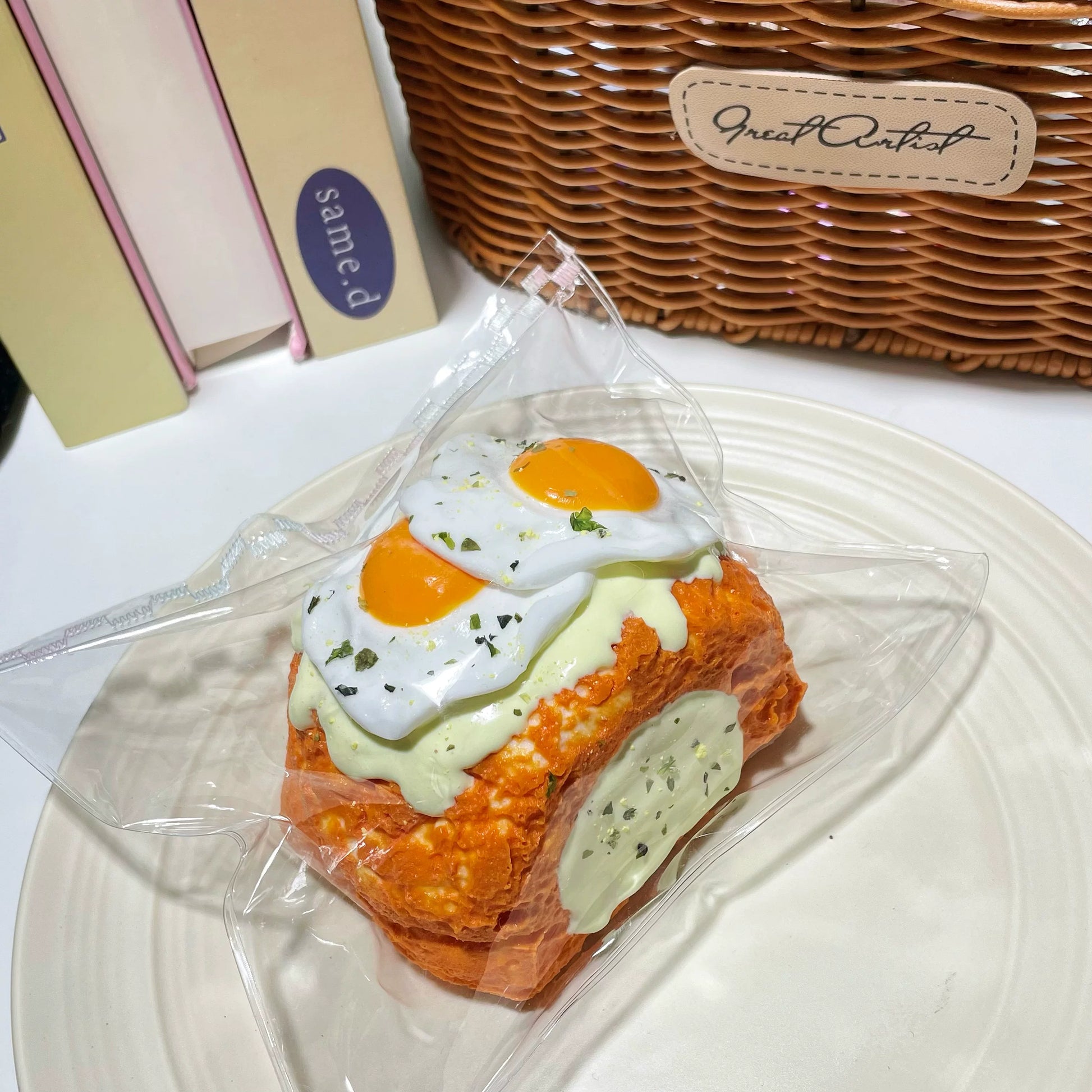 Fried Egg Bread Squishy  detail