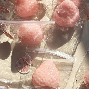 Giant Strawberry Fidget  detail